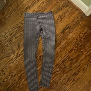 Ivivva patterned lavender and grey leggings